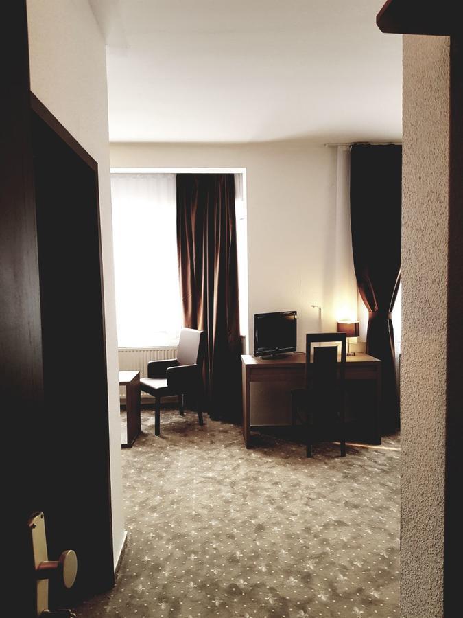 Hotel Dormir Moers Exterior photo