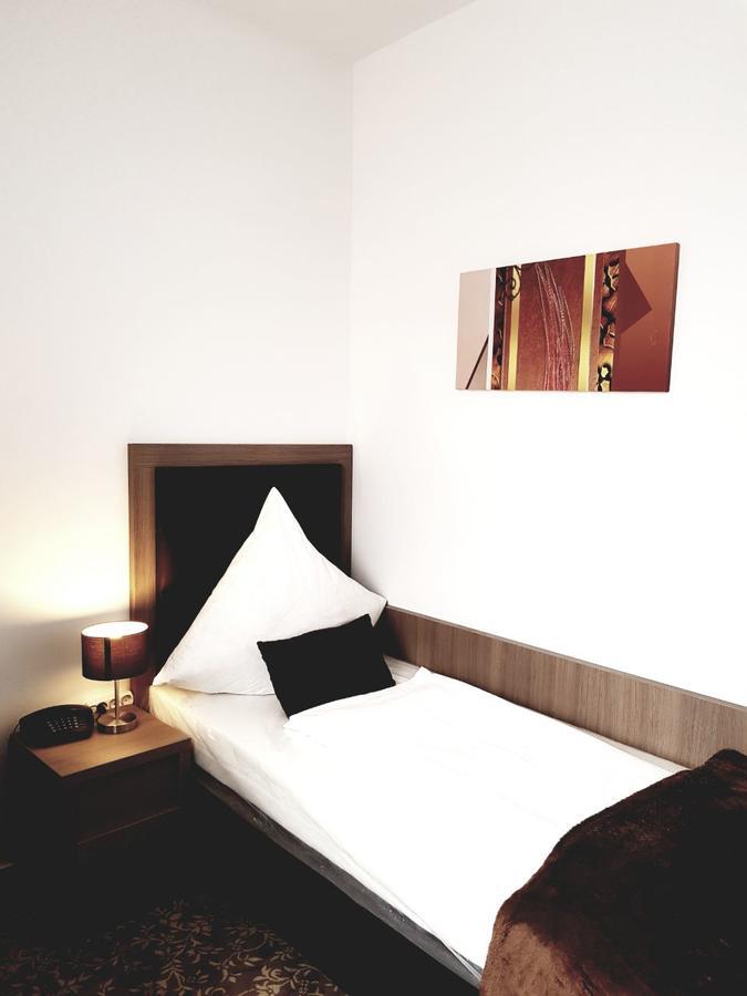 Hotel Dormir Moers Exterior photo