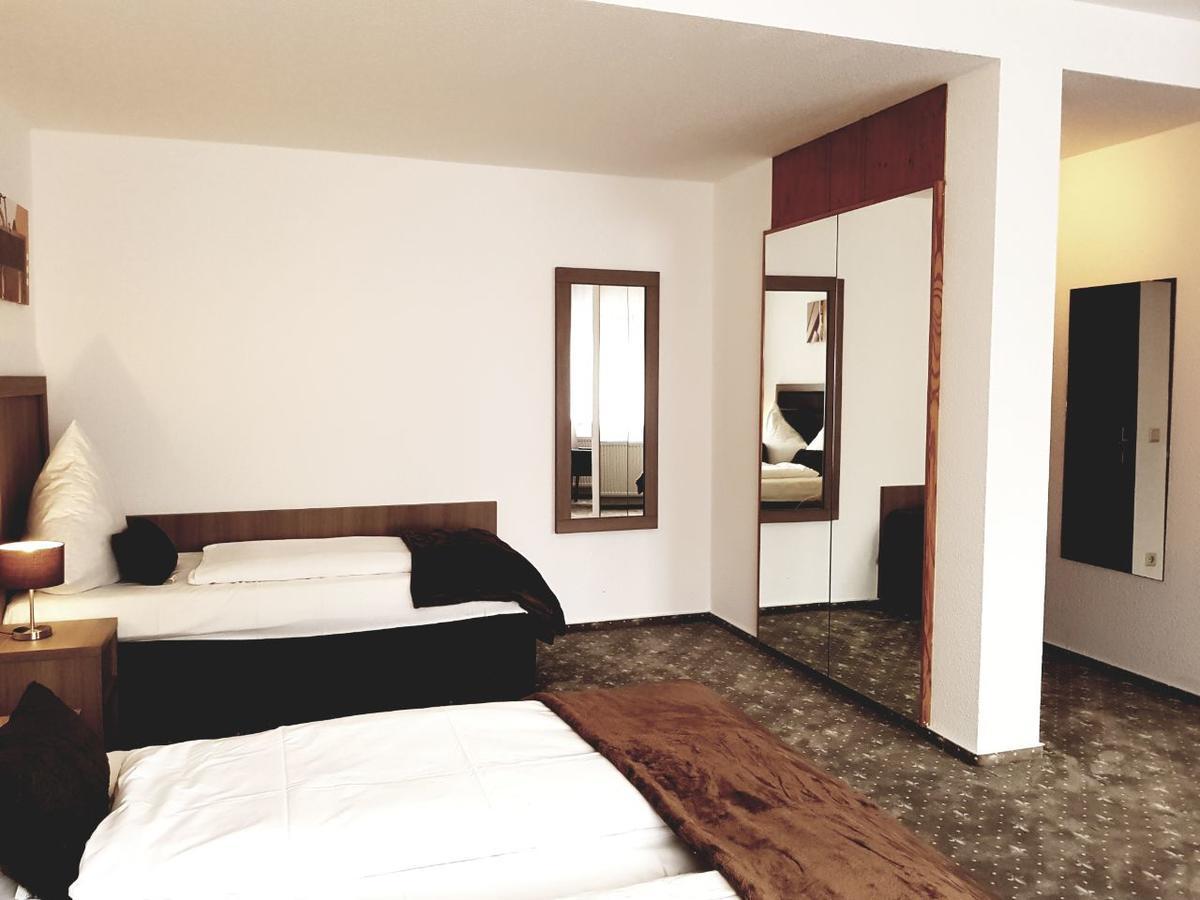 Hotel Dormir Moers Exterior photo